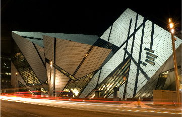 Famous Places to Visit in Toronto
